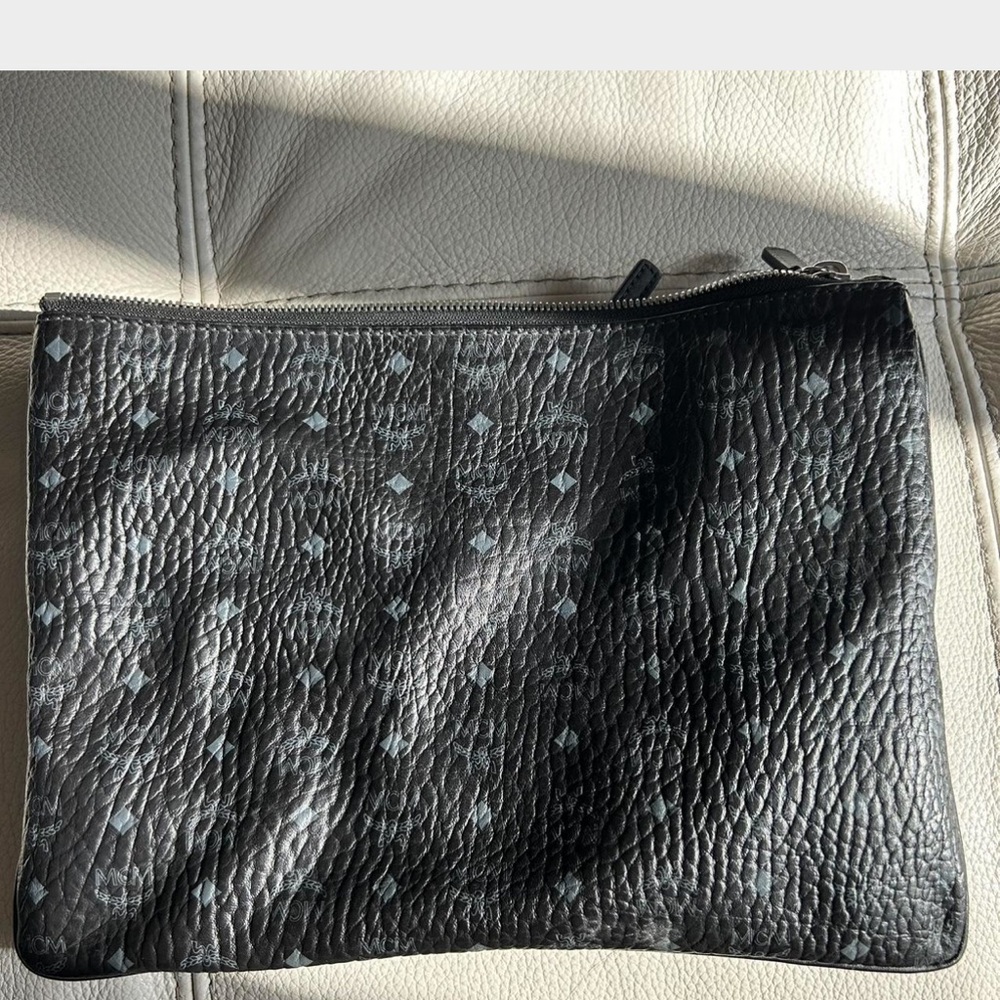 MCM - Picture 2 of 7